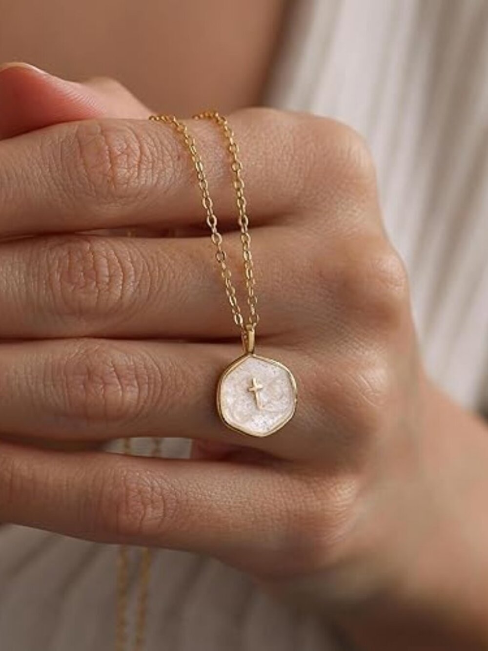 ✝️ Dainty Gold Cross Necklace – 14K Plated Pendant - Picture 3 of 7